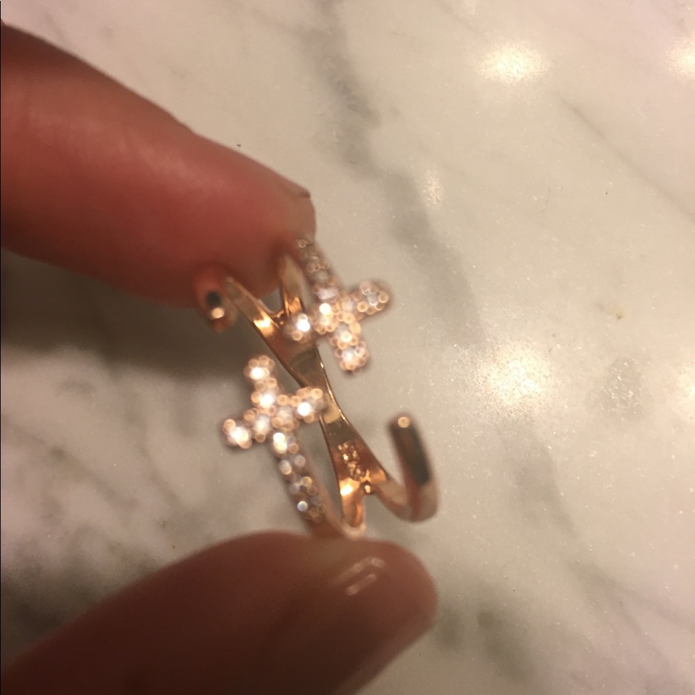 Adjustable cross ring